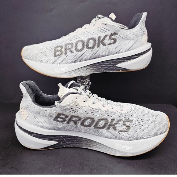 Brooks Women 10.5 Comfy footwear - Picture 6 of 11